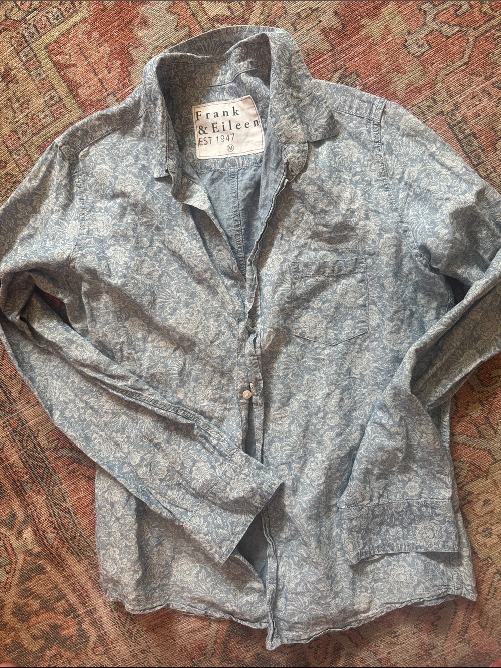 Frank & Eileen Blue Floral Linen Buttondown Shirt (M)